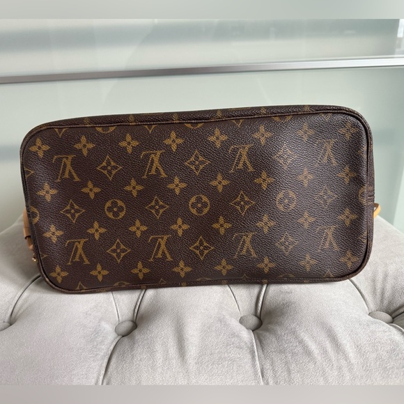 LV Neverfull MM - Picture 4 of 10